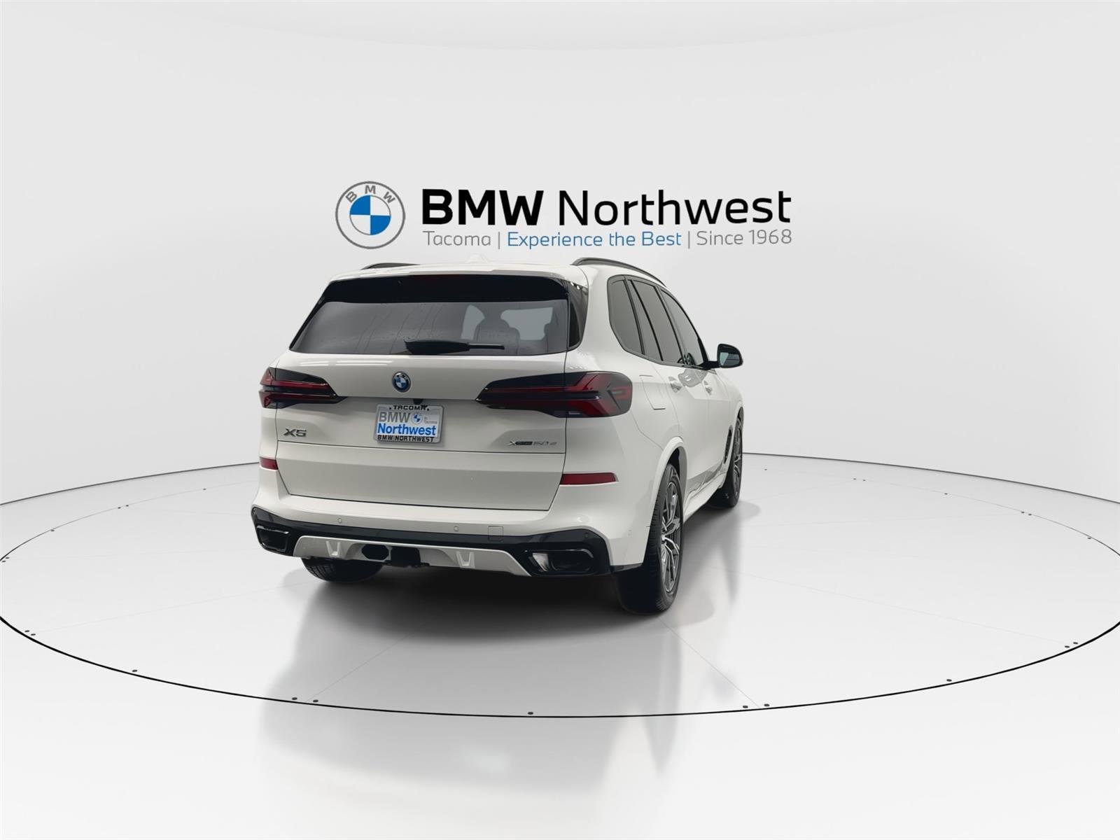 New 2026 BMW X5 xDrive50e w/ M Sport Package image 2