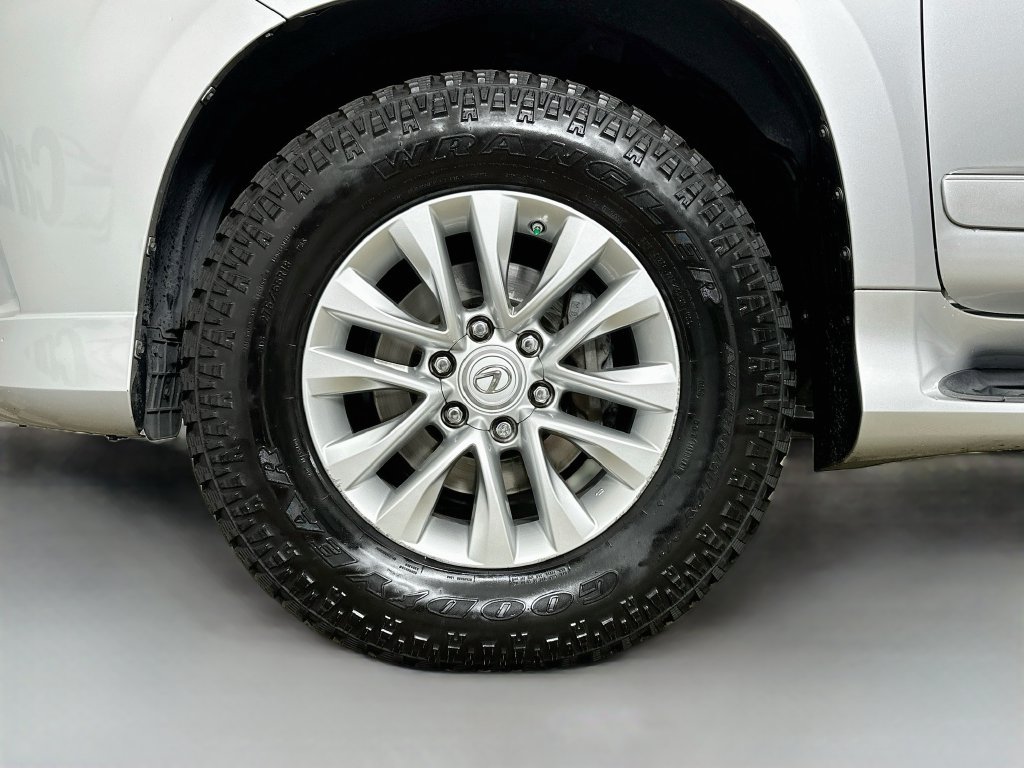 Used 2017 Lexus GX 460 Premium AWD/4WD image 39