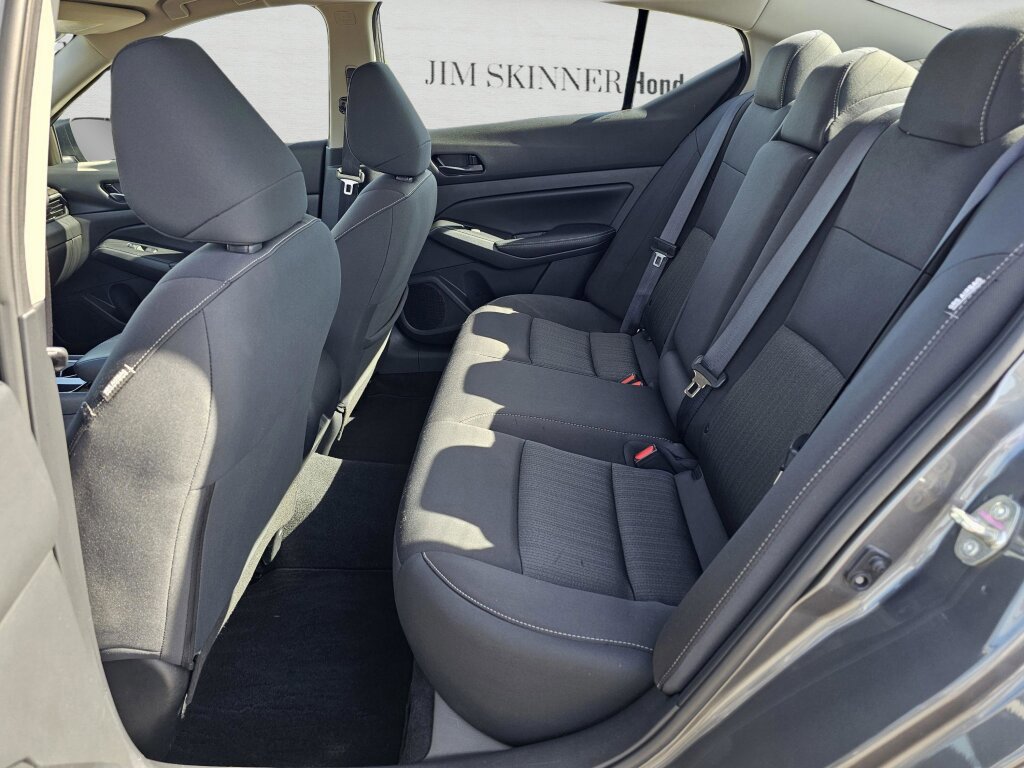 Used 2024 Nissan Altima 2.5 SV image 30