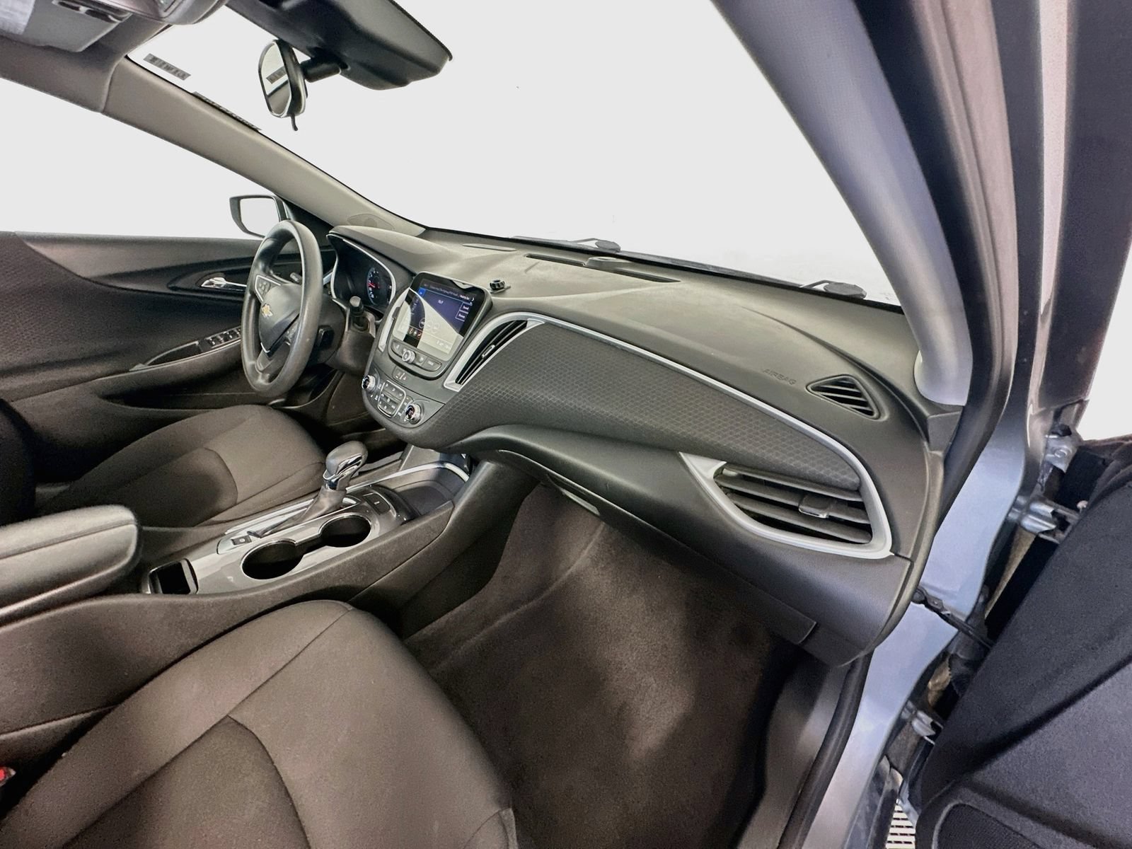 Used 2023 Chevrolet Malibu LT FWD image 28