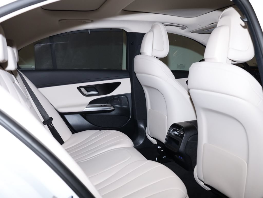 Used 2026 Mercedes-Benz E 350 4MATIC Sedan image 35