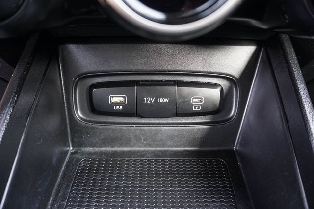 Used 2025 Hyundai Venue SEL FWD image 19