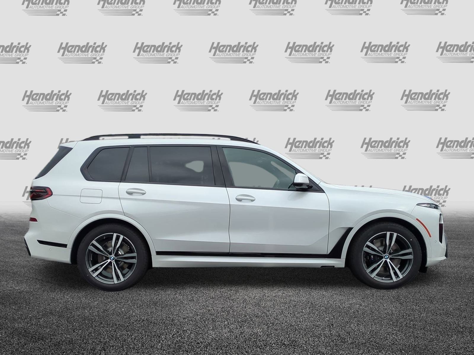Used 2026 BMW X7 xDrive40i w/ M Sport Package image 11