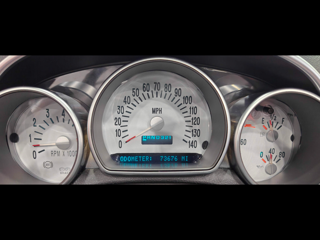 Used 2005 Chevrolet SSR w/ Preferred Equipment Group RWD image 36