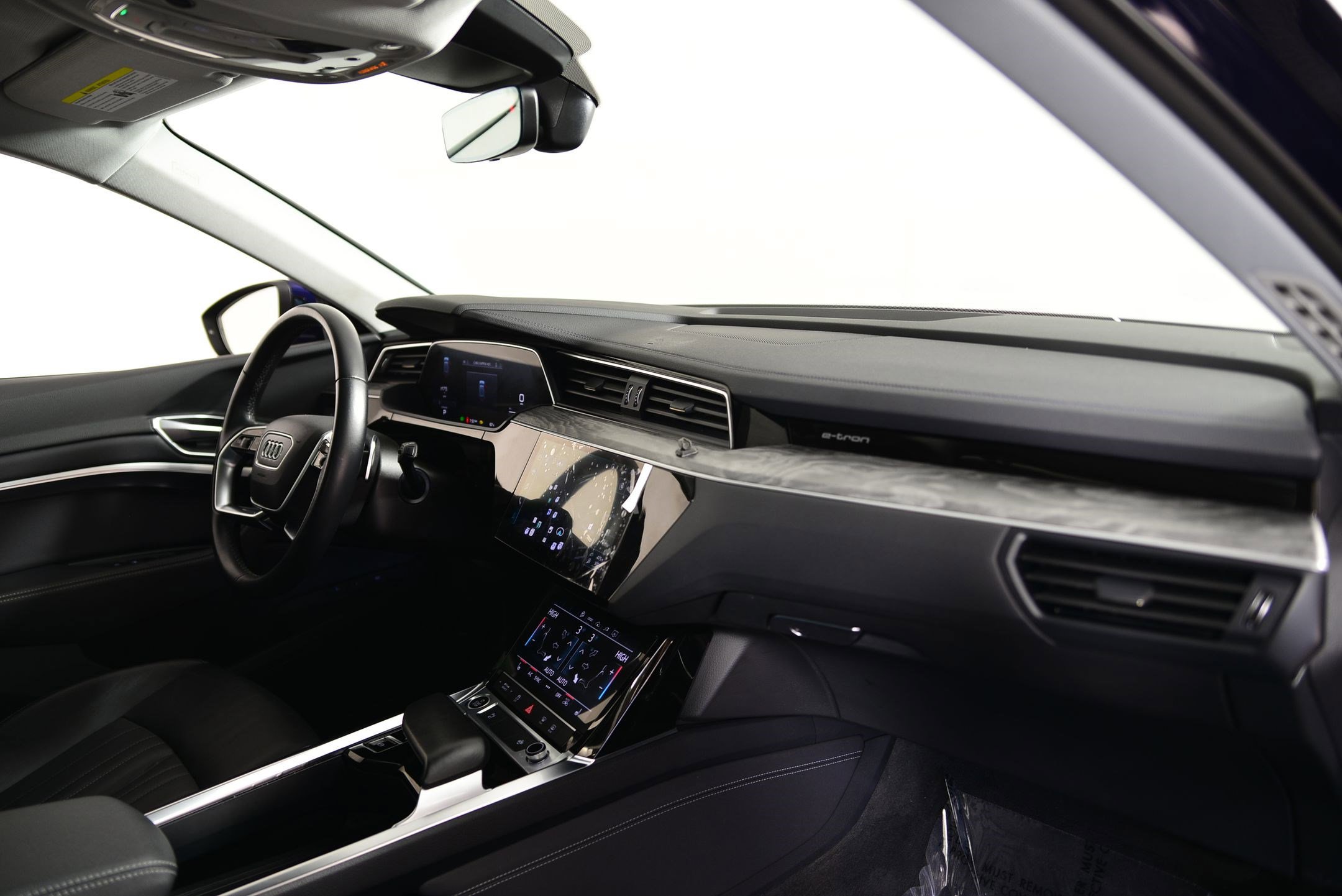 Certified 2021 Audi e-tron Premium image 19