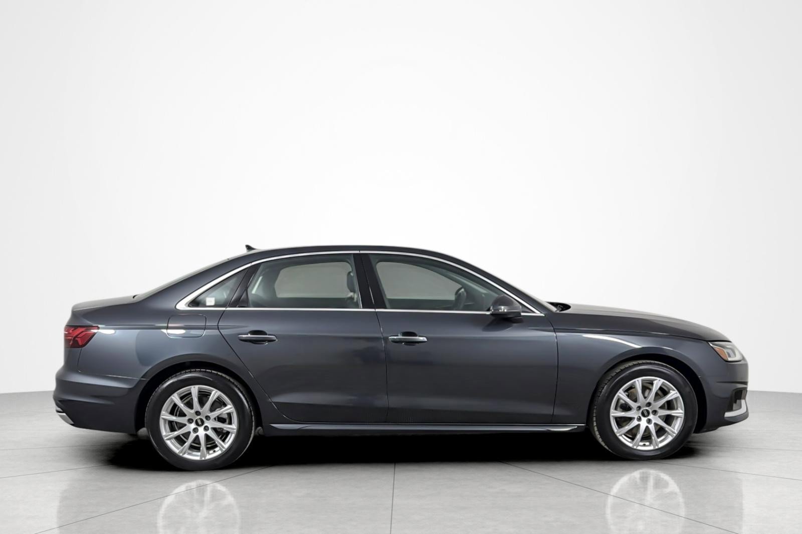 Used 2022 Audi A4 2.0T Premium w/ Convenience Package image 6