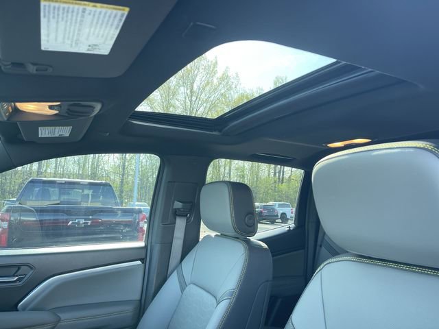 Certified 2026 Chevrolet Colorado ZR2 w/ Technology Package AWD/4WD image 19