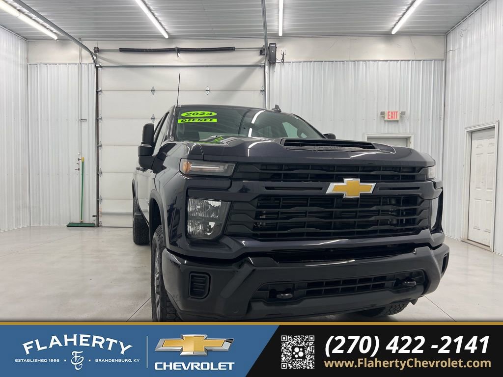 Used 2024 Chevrolet Silverado 2500 Custom w/ Custom Value Package image 1