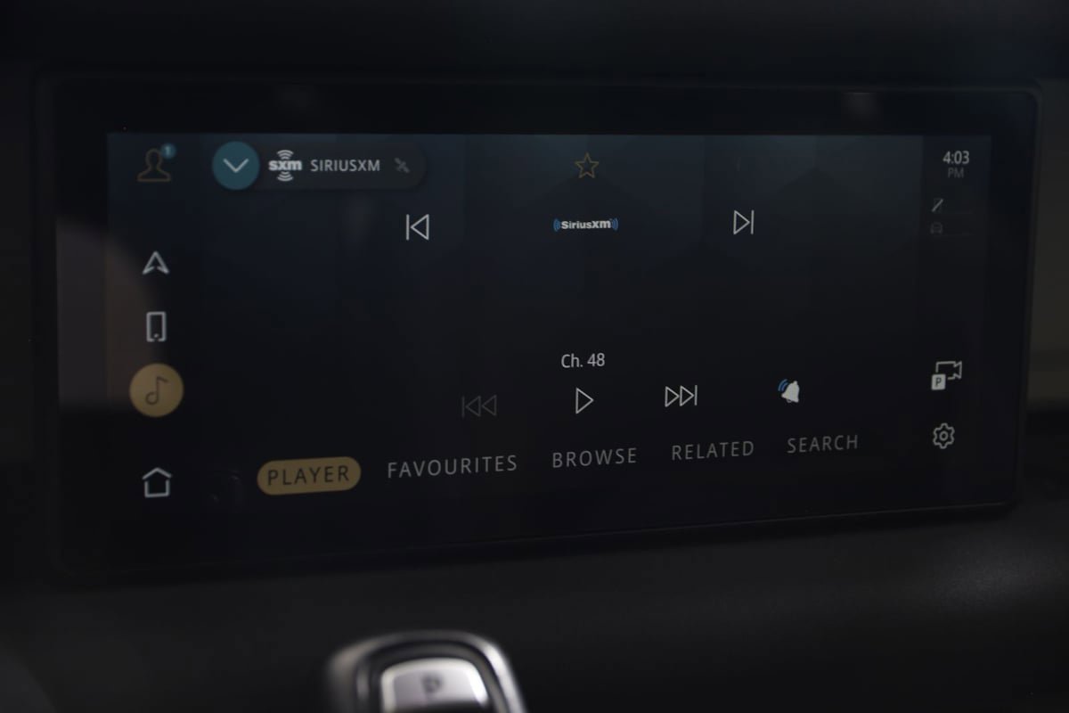 Used 2023 Land Rover Defender 110 SE image 40
