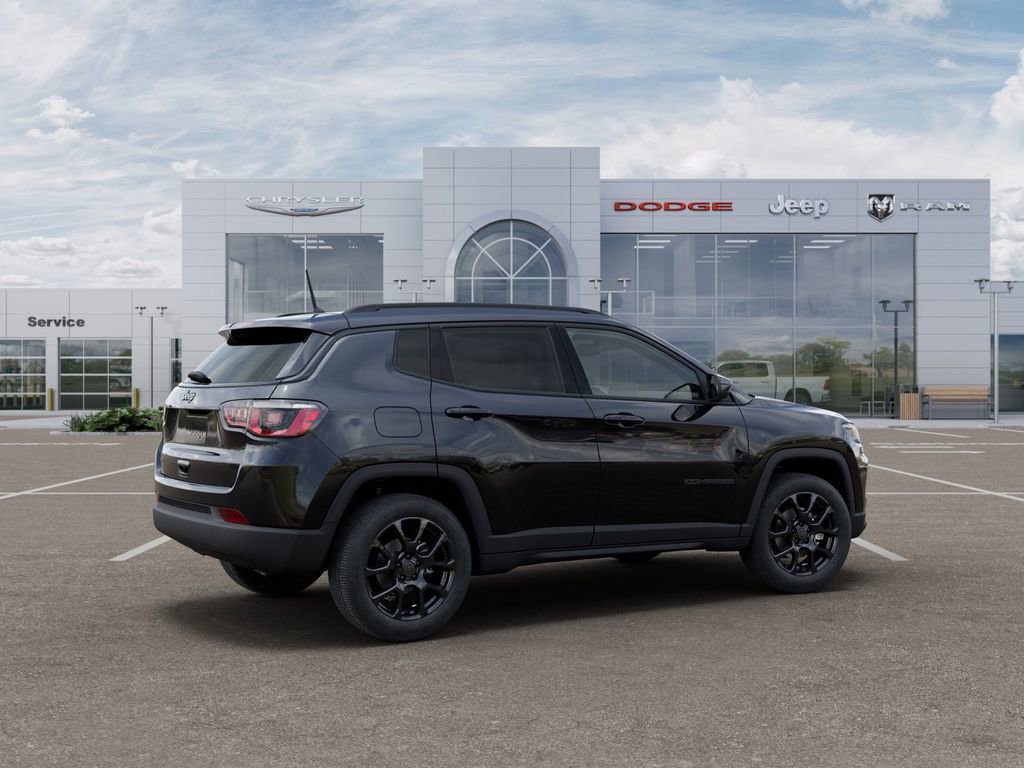 New 2025 Jeep Compass Latitude w/ Sun & Sound Group AWD/4WD image 4