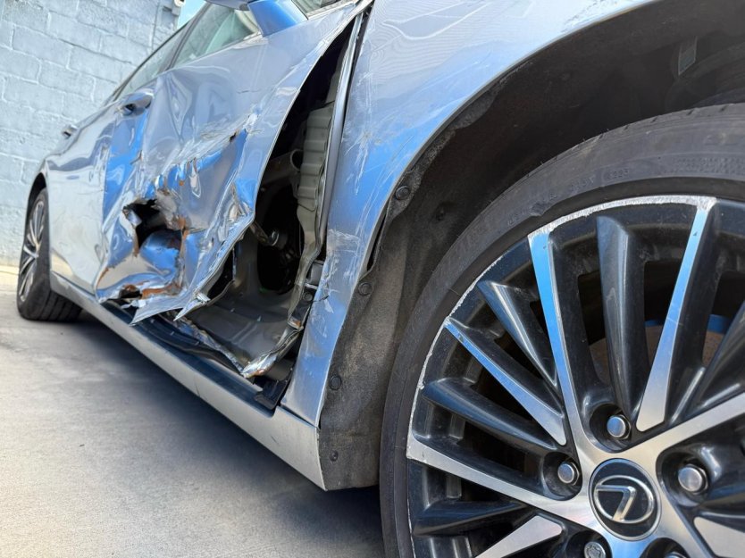 Used 2024 Lexus ES 300h H w/ Premium Package FWD image 5
