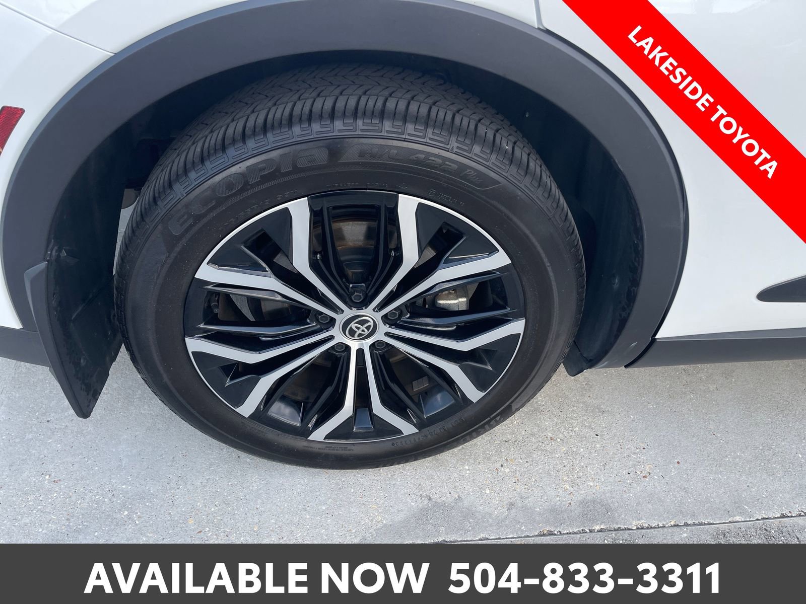 Used 2023 Toyota Crown Limited image 12