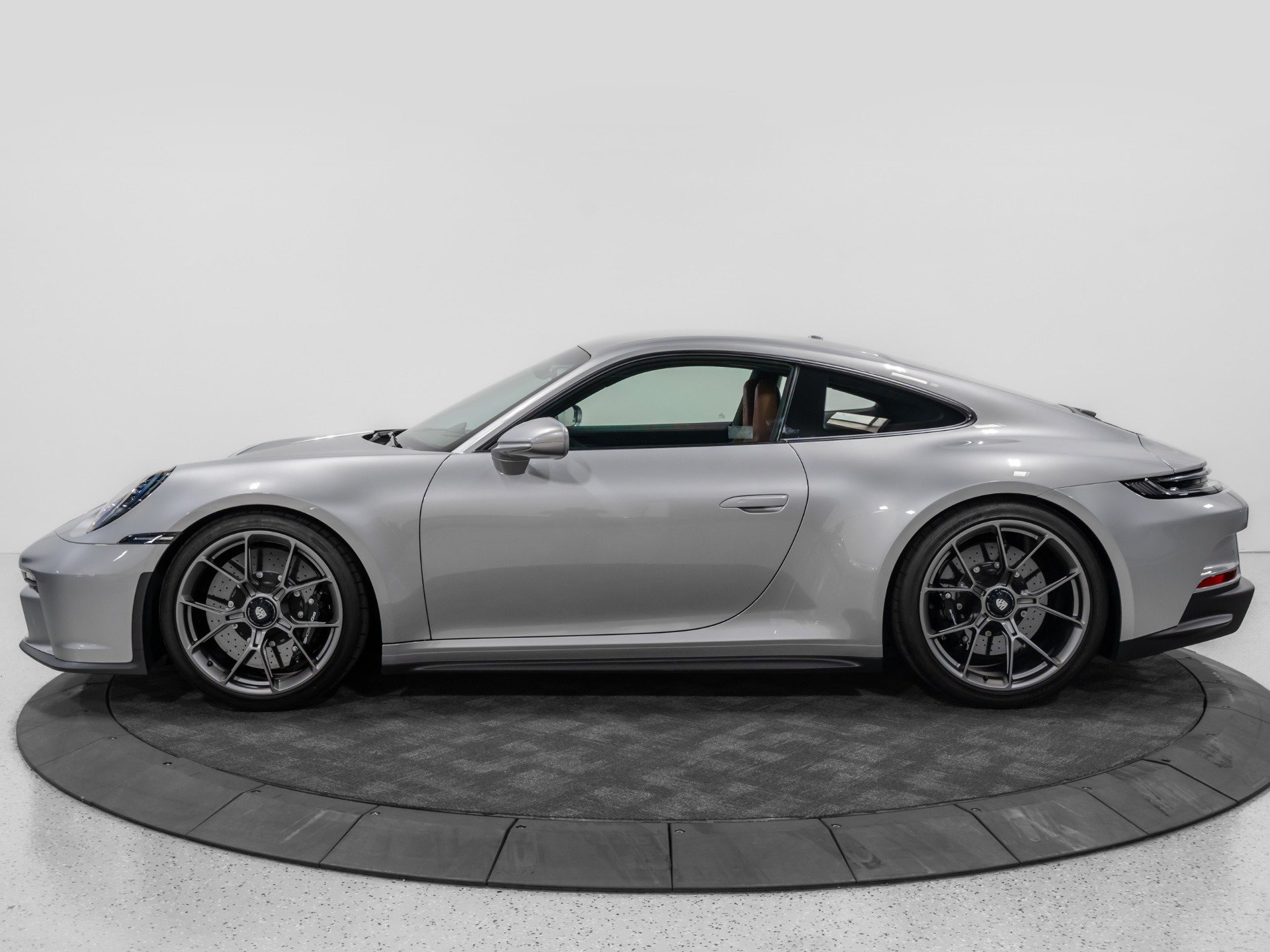 Used 2024 Porsche 911 GT3 RWD image 4