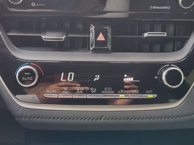 Used 2022 Toyota Corolla SE image 18