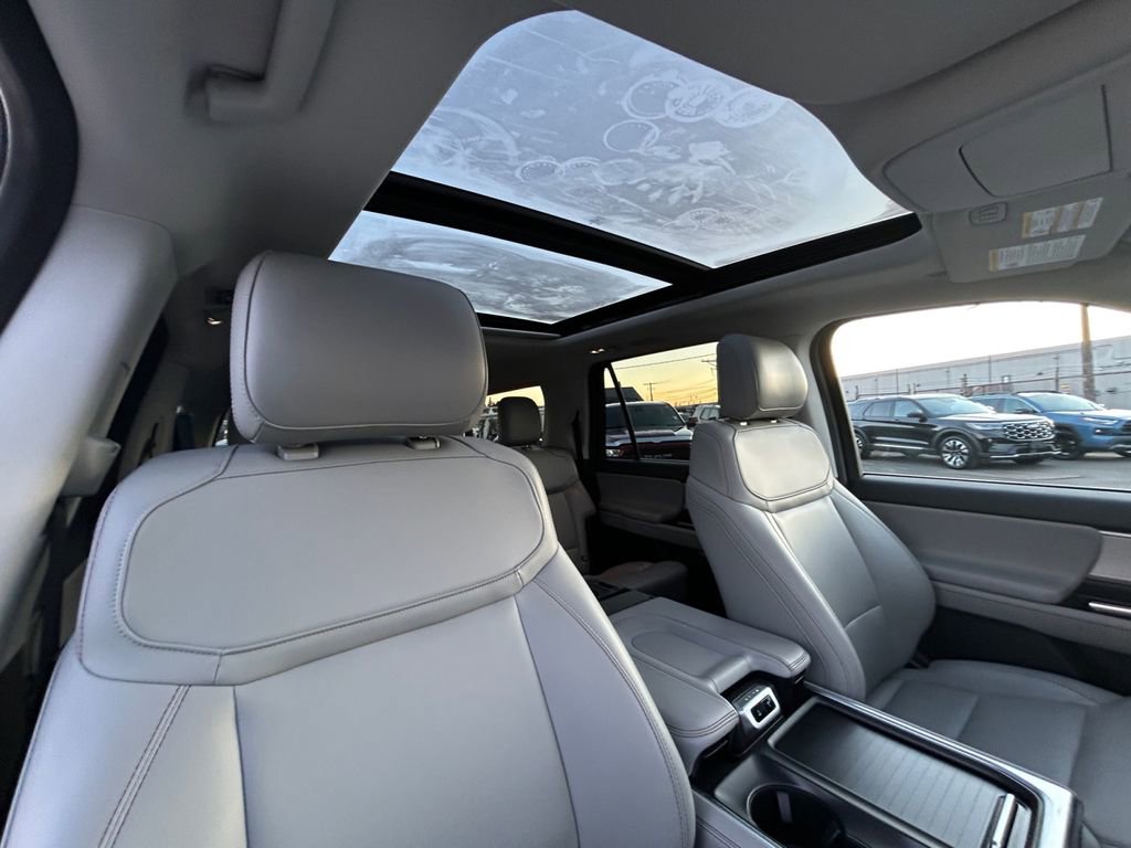 Used 2025 Ford Expedition Max Active image 27