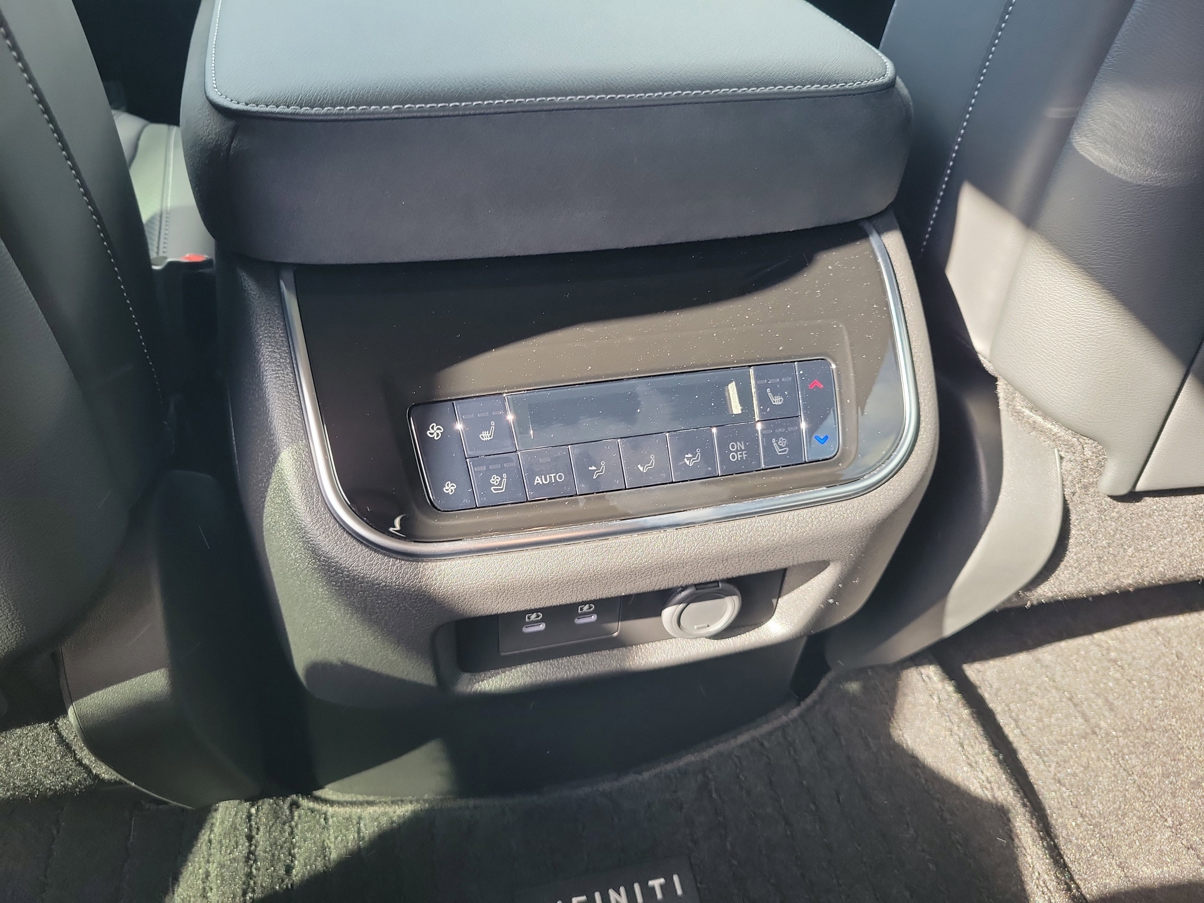 New 2026 INFINITI QX80 Luxe w/ Cargo Package image 10