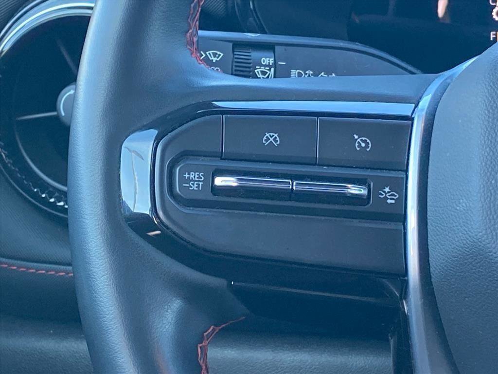 Used 2023 Chevrolet Colorado Z71 w/ Z71 Convenience Package 2 image 9