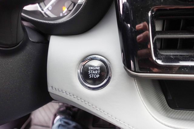 Certified 2023 Toyota Highlander XLE image 26