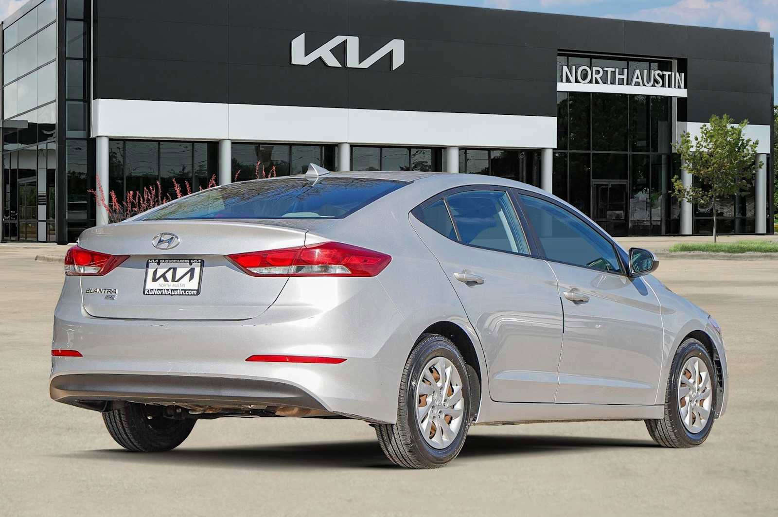 Used 2017 Hyundai Elantra SE image 6