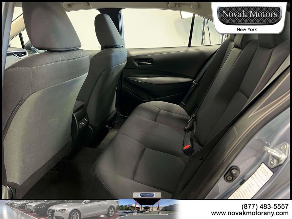 Used 2025 Toyota Corolla LE FWD image 13