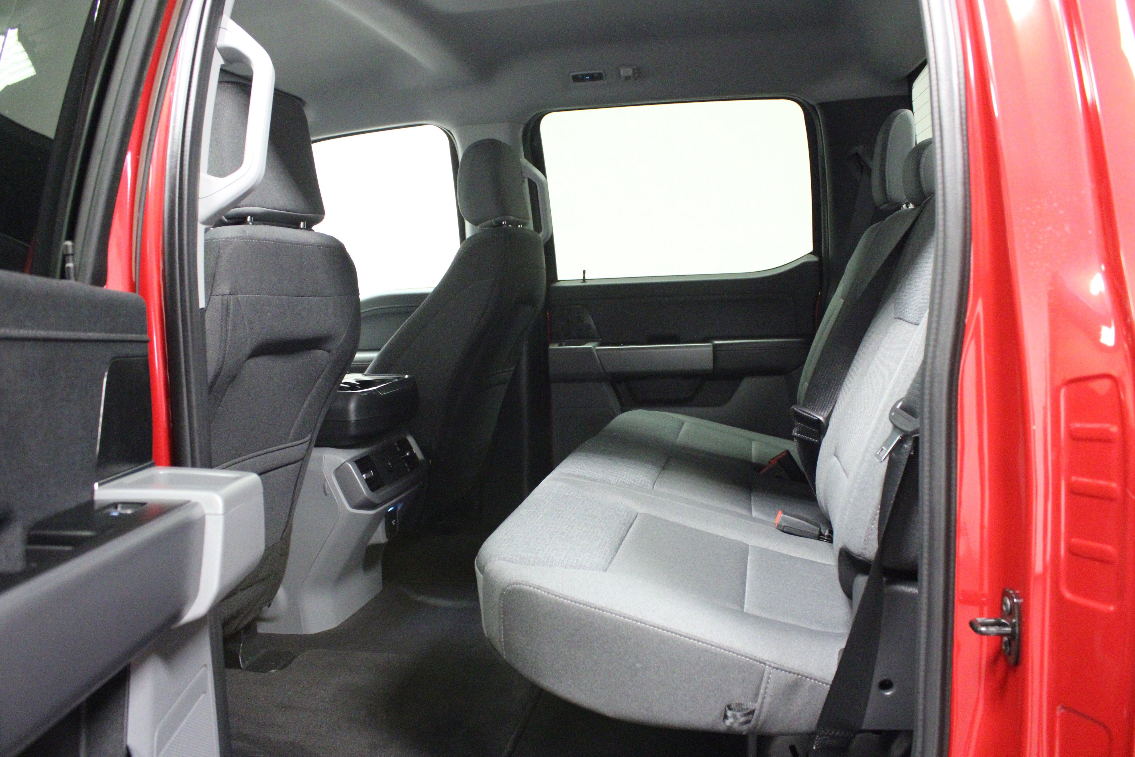 Used 2025 Ford F150 Lightning XLT AWD/4WD image 13