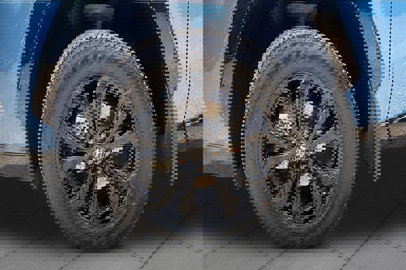 Used 2024 Toyota RAV4 SE image 11