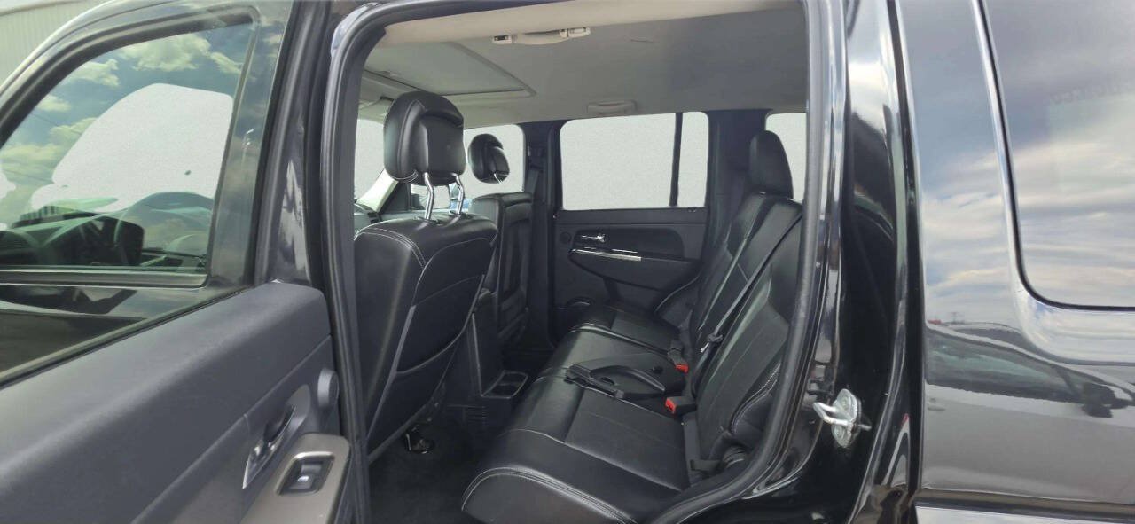 Used 2012 Jeep Liberty Limited Jet w/ Trailer Tow Class III Group AWD/4WD image 7