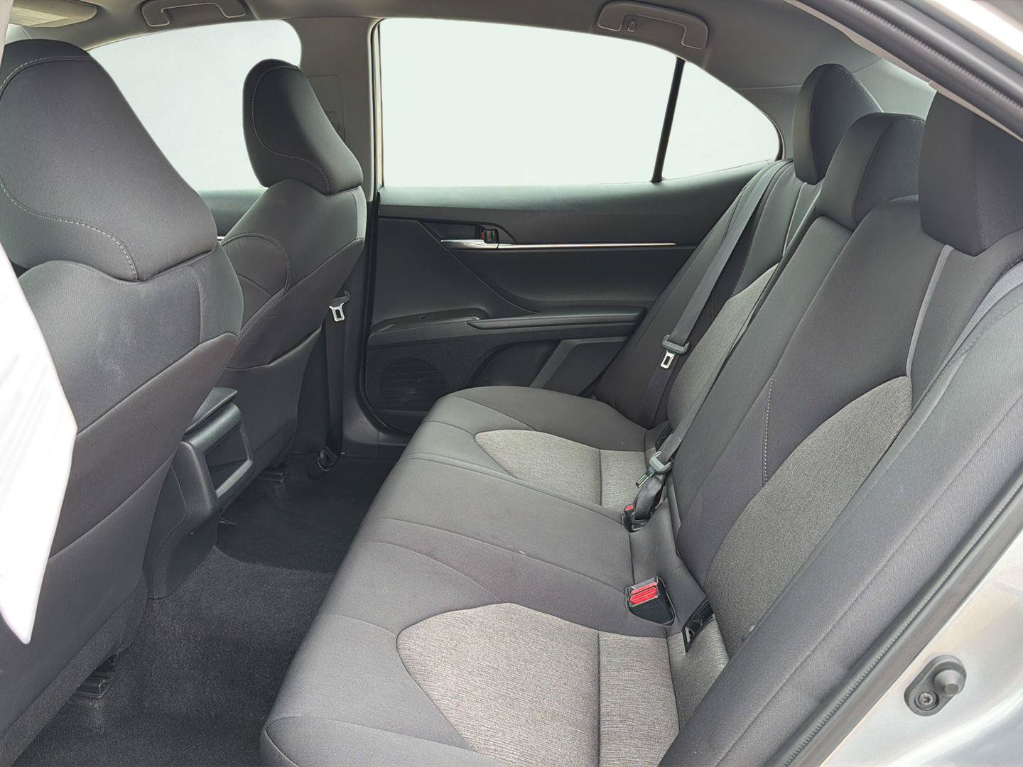 Used 2024 Toyota Camry LE FWD image 4