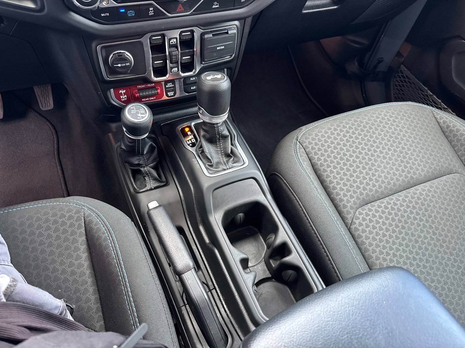 Used 2025 Jeep Wrangler Unlimited Rubicon 4xe image 25