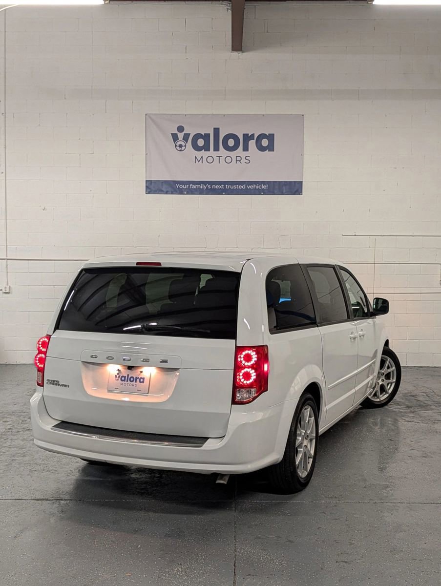 Used 2012 Dodge Grand Caravan SE image 3