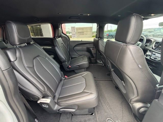 New 2026 Chrysler Voyager LX image 8