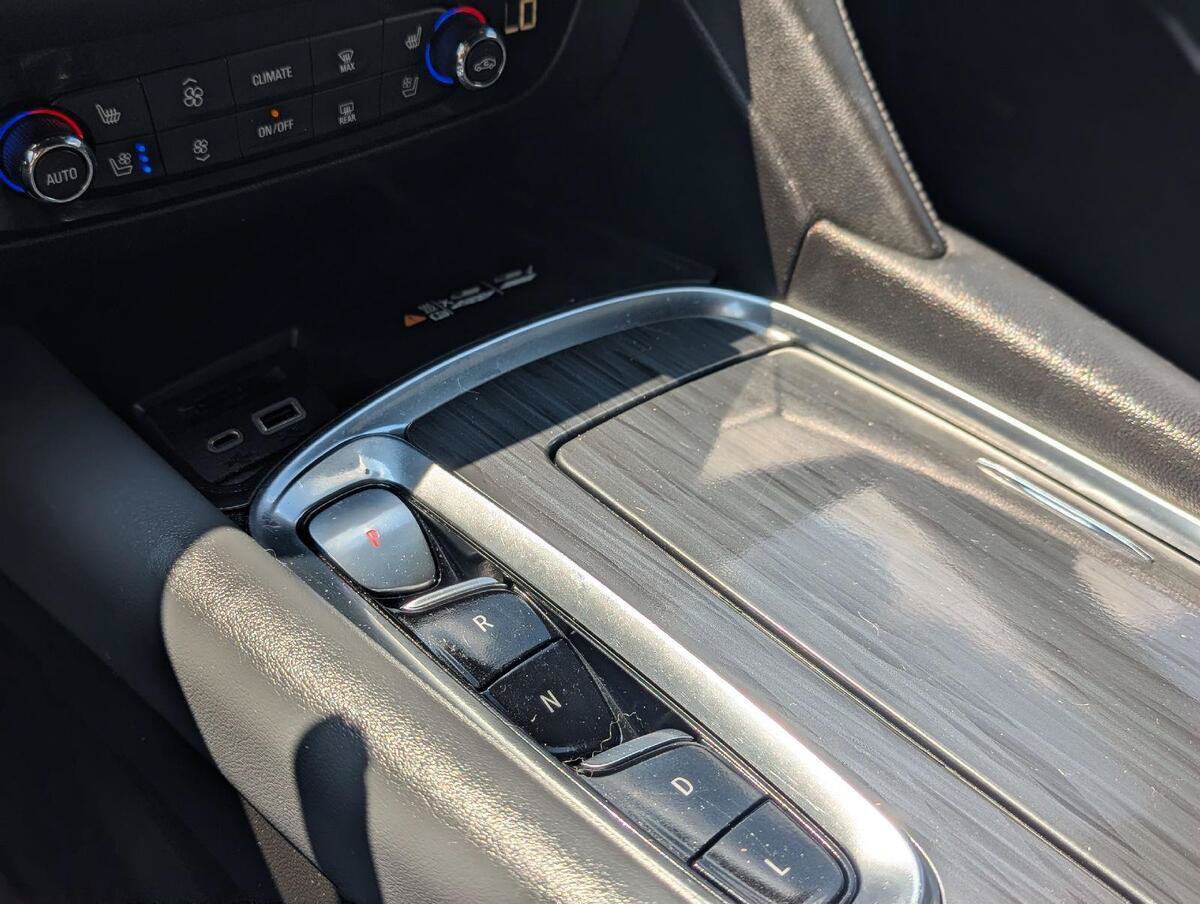 Used 2022 Buick Enclave Premium FWD image 26