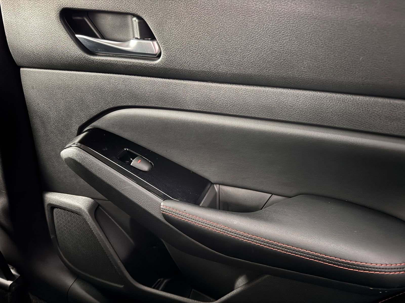 Used 2024 Nissan Altima 2.5 SR image 27