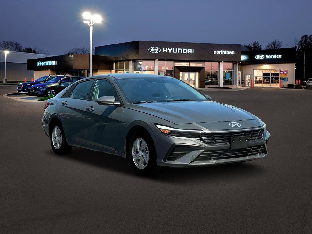 New 2025 Hyundai Elantra SE w/ Cargo Package image 11
