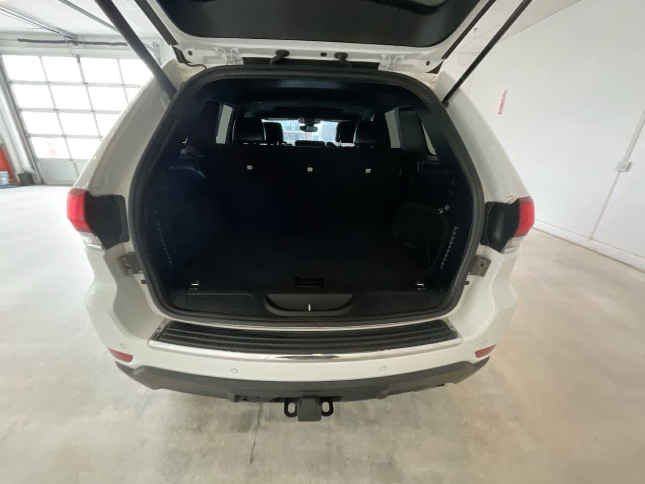 Used 2021 Jeep Grand Cherokee Limited w/ Trailer Tow Group IV AWD/4WD image 24