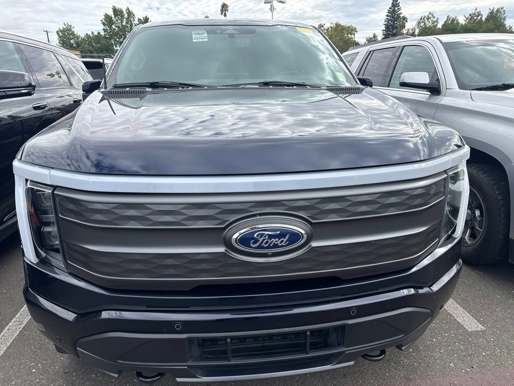 Used 2023 Ford F150 Lightning Lariat AWD/4WD image 7