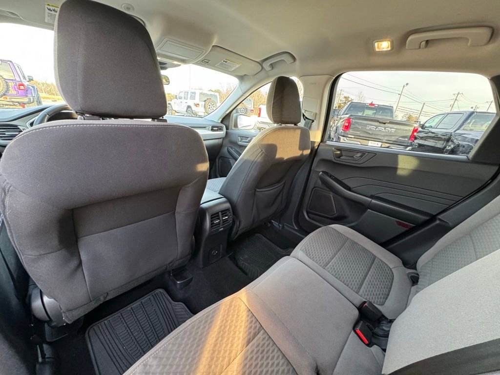 Used 2022 Ford Escape SE w/ Cold Weather Package image 10