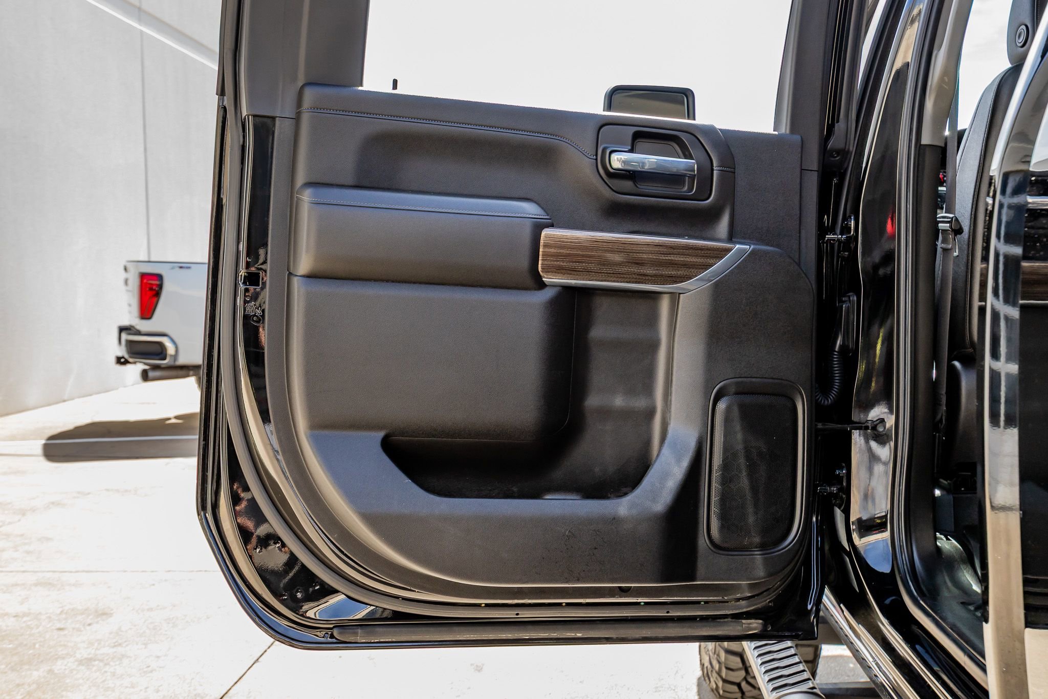 Used 2022 Chevrolet Silverado 2500 LT w/ Midnight Edition AWD/4WD image 35