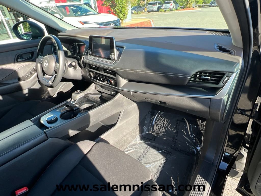 Used 2023 Nissan Rogue S AWD/4WD image 23