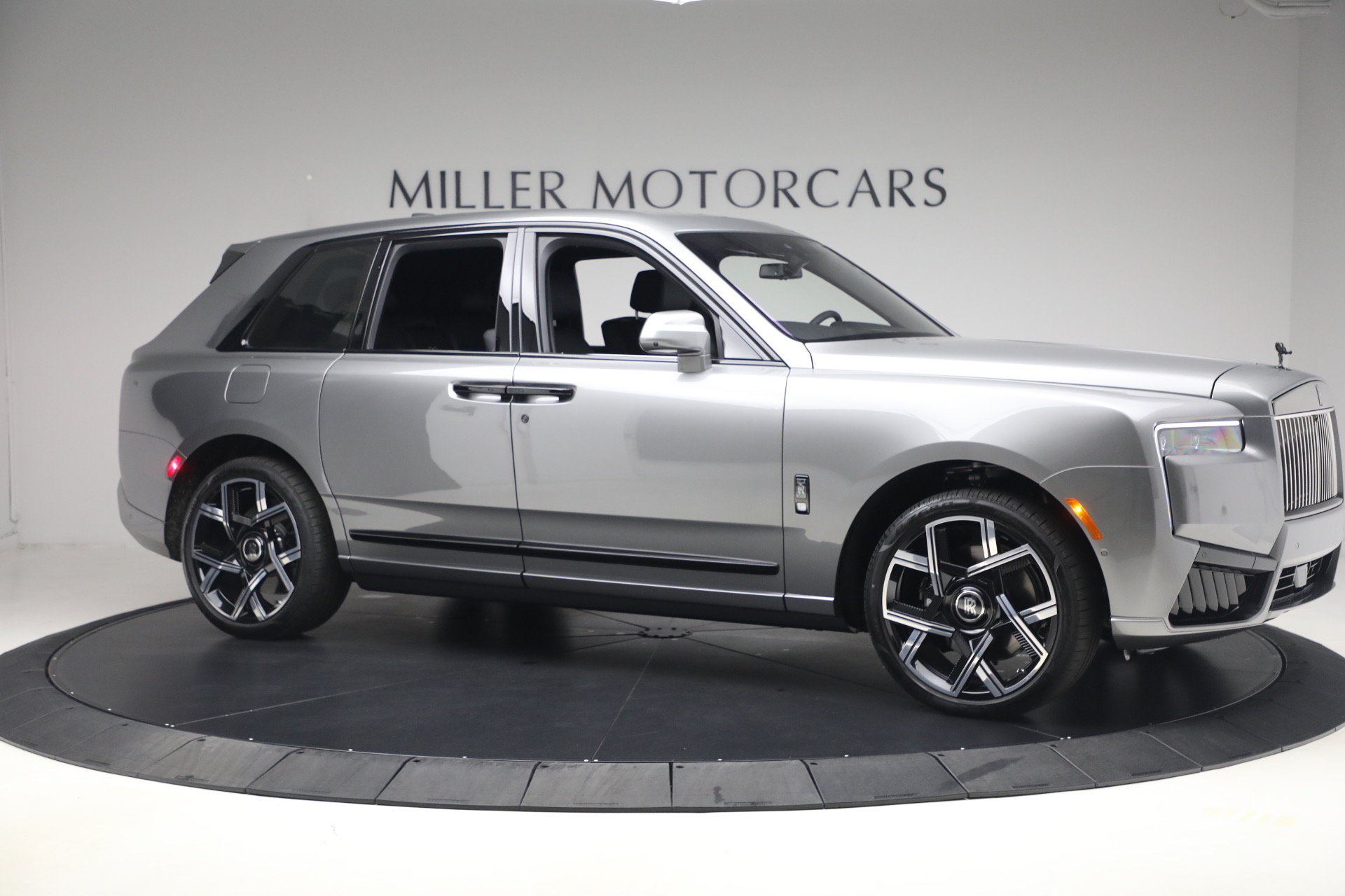 New 2027 Rolls-Royce Cullinan Black Badge AWD/4WD image 11