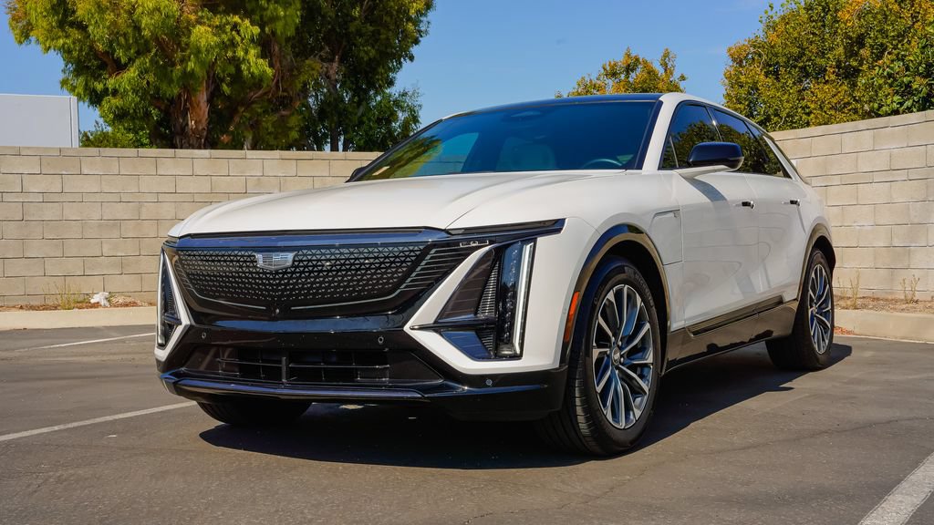 Certified 2024 Cadillac Lyriq Sport RWD image 2