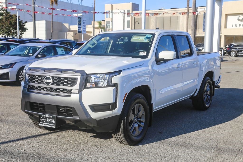 Used 2025 Nissan Frontier SV RWD image 3