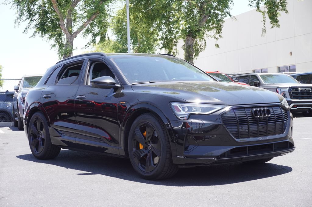 Used 2022 Audi e-tron Premium Plus w/ Premium Plus Package AWD/4WD image 4