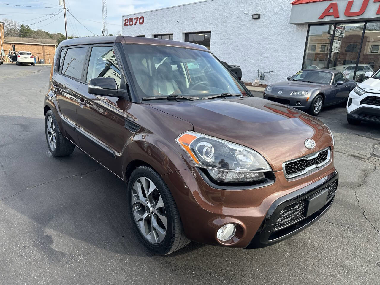Used 2012 Kia Soul ! w/ Red Rock Special Edition Pkg image 3