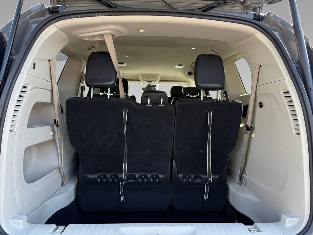 Used 2023 Chrysler Pacifica Touring-L FWD image 24