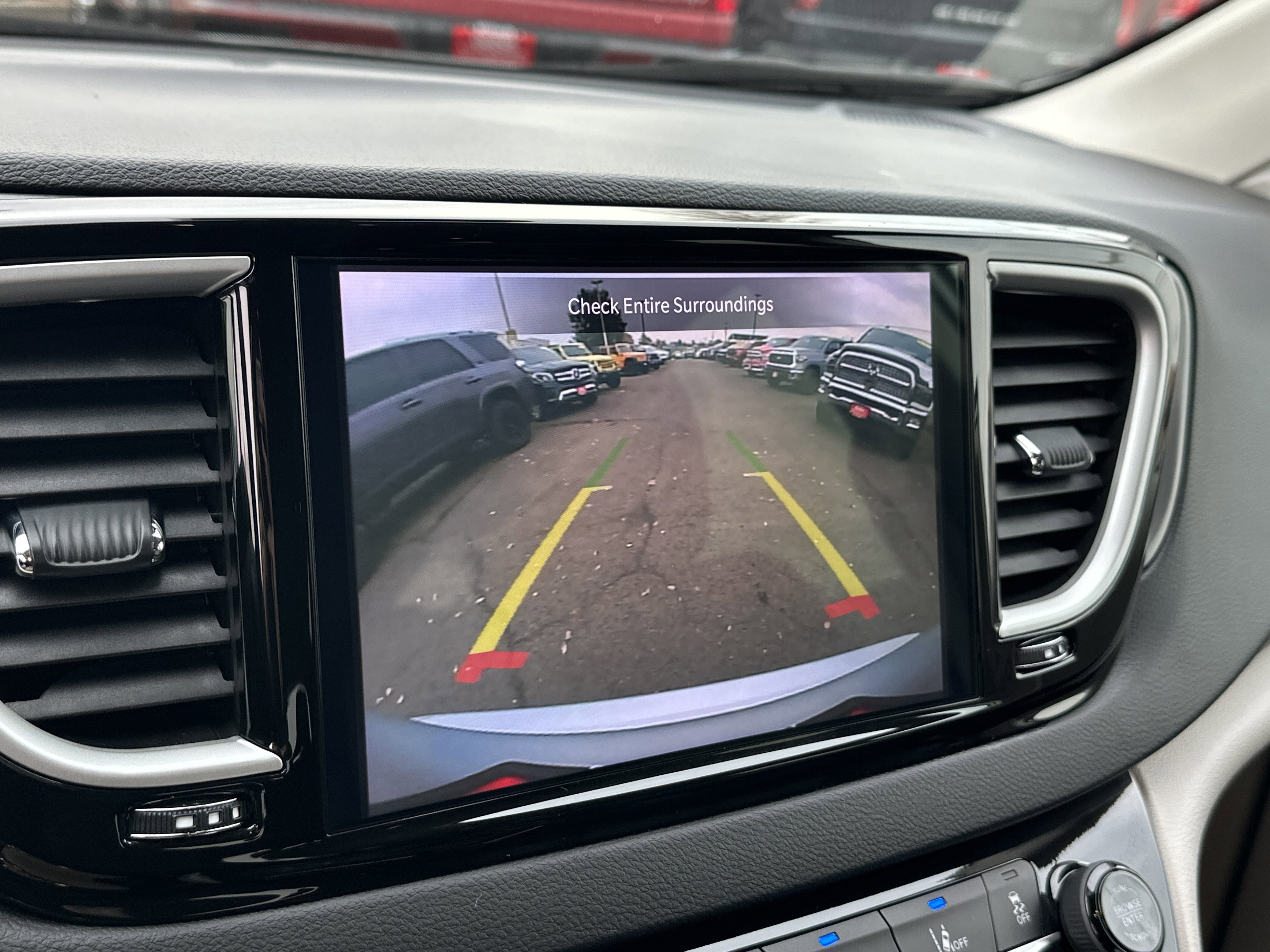 Used 2024 Chrysler Pacifica Touring-L image 21