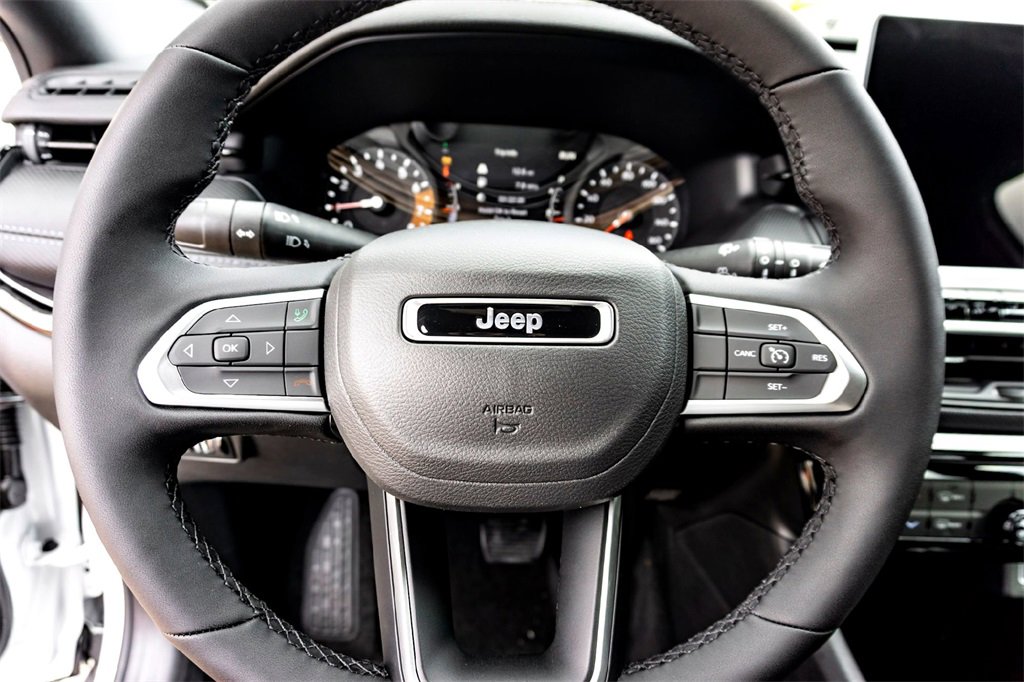 New 2026 Jeep Compass Latitude image 12