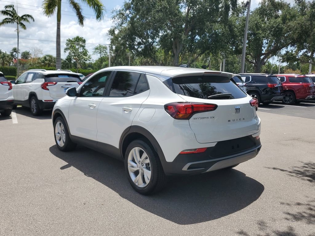 Certified 2024 Buick Encore GX Preferred FWD image 2