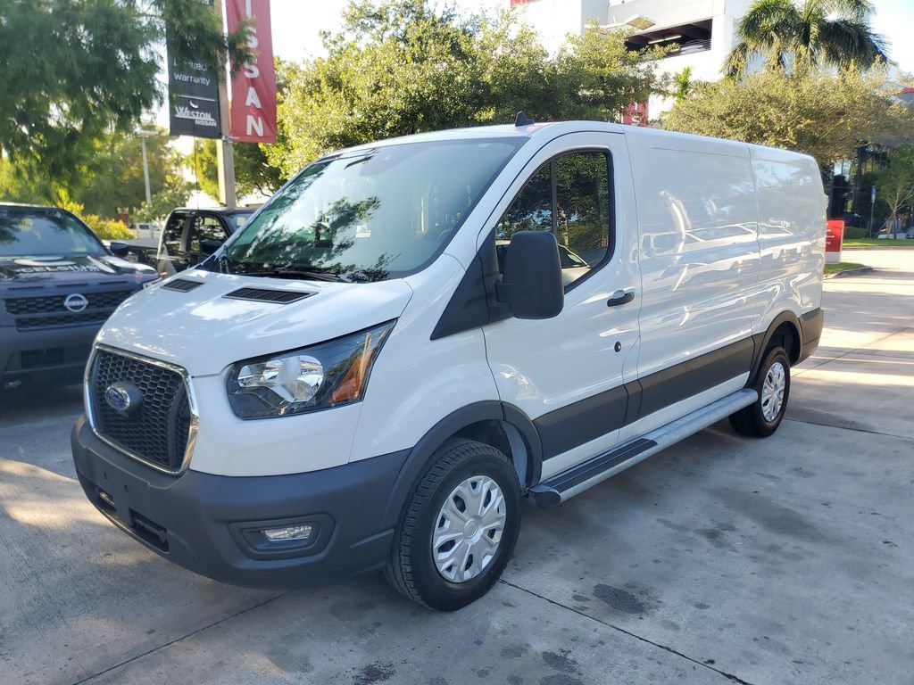 Used 2025 Ford Transit 250 Low Roof w/ Exterior Upgrade Package RWD image 3