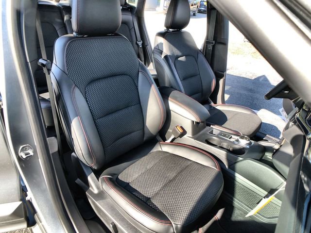 Used 2023 Ford Escape ST-Line Elite image 25